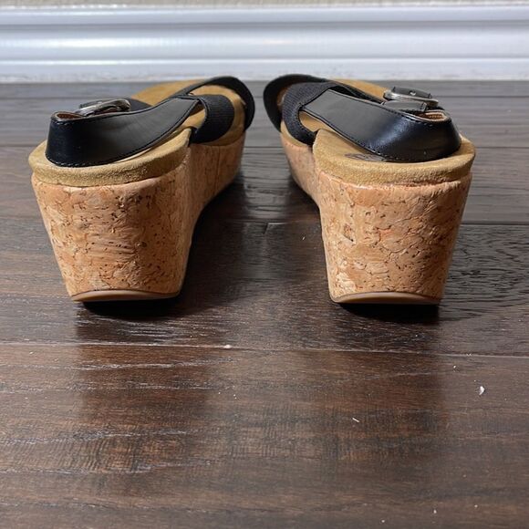 MICHELLE D BLACK WEDGE SANDAL SIZE 10 - Picture 6 of 8